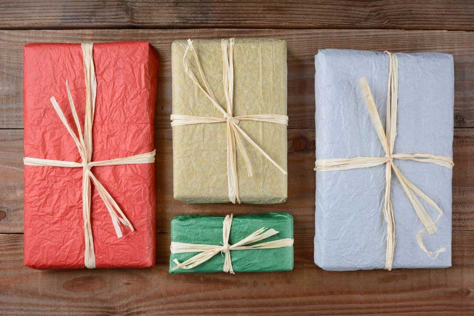 Gift wrapping using Tissue paper